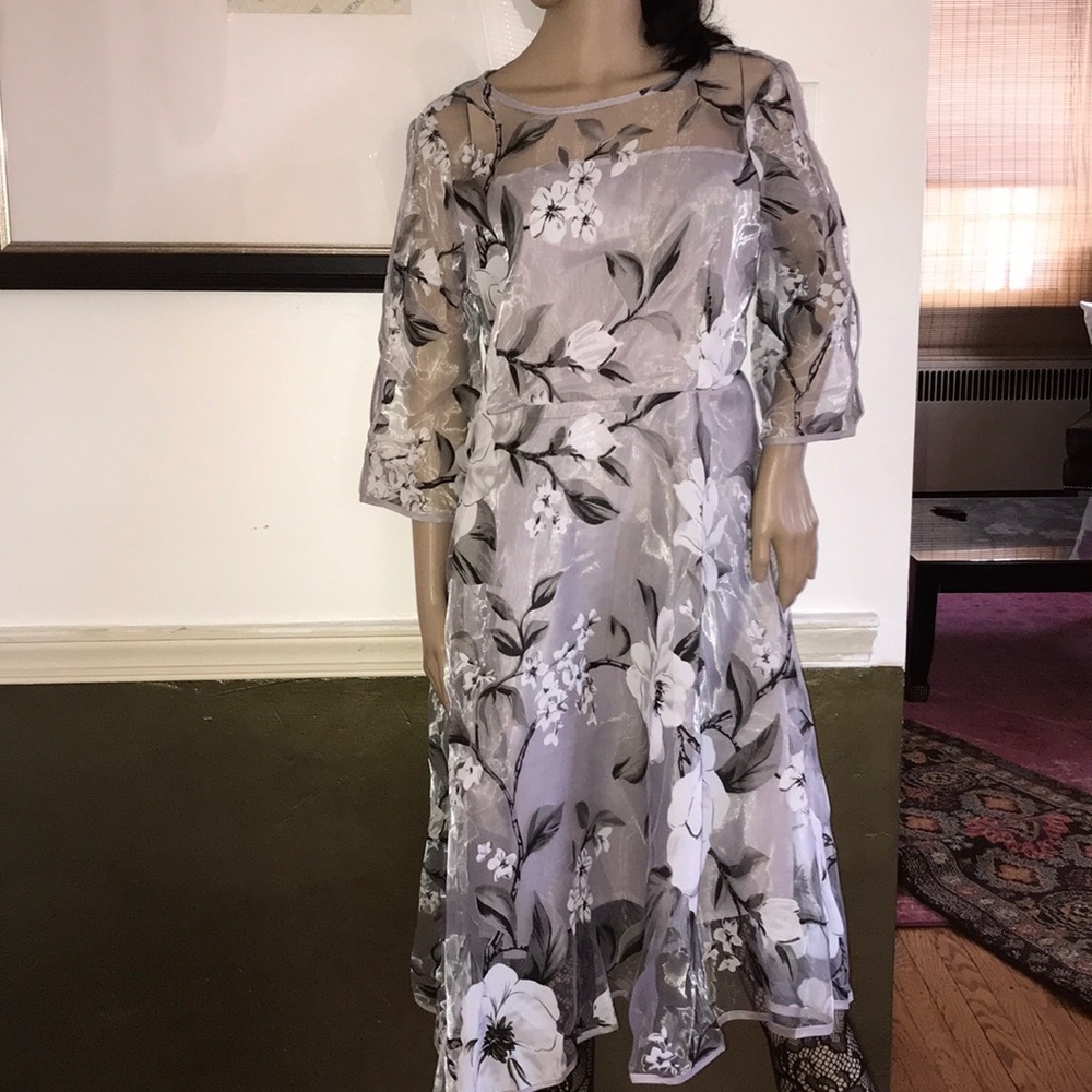 Stunning Retro Style Gray Floral Dressπππ - Picture 3 of 7